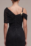 Robe de cerise maxi, fourreau noir, asymétrique à épaules décoiffées