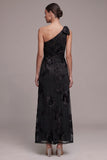 Robe de cérémonie maxi à fourreau noir à une épaule à fentes florales