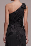 Robe de cérémonie maxi à fourreau noir à une épaule à fentes florales