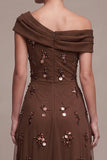 Robe formelle asymétrique à une épaule froncée haut-bas avec une fleur 3D