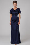 Robe de mariée longue à col fourreau bleu marine à col en forme de cheval et froncée avec des strass