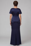 Robe de mariée longue à col fourreau bleu marine à col en forme de cheval et froncée avec des strass