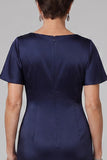 Robe de mariée longue à col fourreau bleu marine à col en forme de cheval et froncée avec des strass