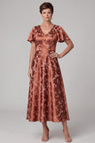 Robe midi midi de la mariée en satin marron rougeâtre à manches flottantes