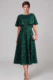 Robe midi midi à col rond vert foncé avec cape