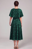 Robe midi midi à col rond vert foncé avec cape