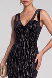 Robe de soirée longue noire en velours coupe sirène à découpes, à col V et à paillettes