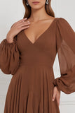 Robe de demoiselle d’honneur Espresso A-Line à col en V à manches bouffantes Maxi à volants