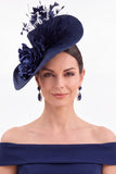 Chapeau fascinator en tissu Sinamay vert foncé avec plume