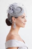 Chapeau fascinateur fleur en tissu Fuchsia Sinamay Birdcage Veil 3D avec plume