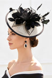Chapeau fascinator en plumes à couches en base noir-blanc Sinamay