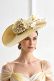 Chapeau fascinator en filet de paille jaune tissé avec des papillons et plumes en tissu fleur