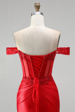 Robe de soirée longue rouge avec corset, coupe sirène, à épaules dénudées, en satin, avec fronces, paillettes, appliqués, perles et fente