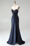 Robe de soirée longue bleu marine foncé coupe sirène, à appliqués perlés, corset, en satin, sans bretelles et avec fente
