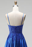 Robe de soirée ligne A bleu royal avec appliqués, en satin, à paillettes, avec perles, à fines bretelles, longue