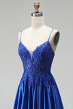 Robe de soirée ligne A bleu royal avec appliqués, en satin, à paillettes, avec perles, à fines bretelles, longue