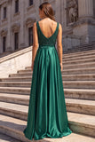Robe de soirée longue vert foncé en satin, ligne A, à col en V, appliqués et perlée