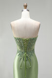 Corset vert sirène à col en V en strass, satin transparent plissé et perlée, longue robe de bal avec fente
