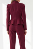 Costume femme deux pièces à col châle bordeaux, à col V, avec basque péplum