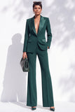Costume pour femme vert foncé en satin à revers en pointe, col en V, boutonnage simple, coupe longue et poches