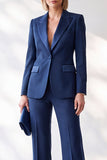 Costume deux pièces pour femme bleu foncé à revers en pointe, boutonnage simple et col en V