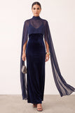 Robe de cérémonie longue bleu marine en velours, à col montant, à fines bretelles, avec cape en mousseline