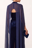 Robe de cérémonie longue bleu marine en velours, à col montant, à fines bretelles, avec cape en mousseline
