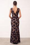 Robe de cérémonie longue noire coupe sirène, à col en V et en dentelle