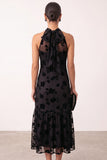Robe invitée mariage midi noire ligne A, à encolure tour de cou, détails floraux, effet illusion et en tulle