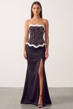Robe de cérémonie longue noire et blanche en satin, coupe sirène, avec perles, sans bretelles et fente