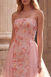 Robe de soirée longue sans bretelles, avec broderie, ligne A et drapé en tulle