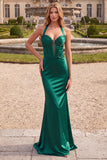 Robe de soirée longue de promo en satin vert foncé, avec perles