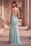 Robe de soirée à fines bretelles avec broderie florale vert menthe, coupe fourreau, longue, avec fente