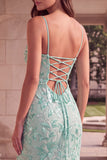 Robe de soirée à fines bretelles avec broderie florale vert menthe, coupe fourreau, longue, avec fente