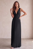 Robe longue de mariage noire à col en V plissé