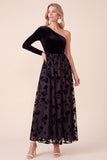 Robe de fête de fête de fêtes en velours noir en A-line à une épaule fleurie