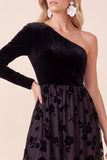 Robe de fête de fête de fêtes en velours noir en A-line à une épaule fleurie
