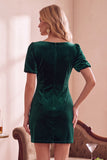 Robe courte de fête de fête courte en velous en velours vert foncé à col en V à manches courtes, courte robe de fête avec nœud
