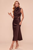 Robe midi sans manches à col cowl à étui café avec dendelle