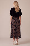Robe de fête de fête midi en velours noir à col rond à col rond avec capela