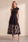 Robe de mariage midi en tulle noir à col rond