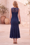 Robe midi de mariage midi à col rond et volants bleu foncé avec dentelle