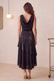 Robe de cocktail midi noire ligne A, à col bénitier, longueur asymétrique et avec poches