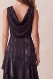 Robe de cocktail midi noire ligne A, à col bénitier, longueur asymétrique et avec poches