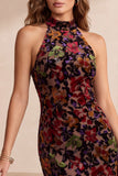 Robe en velours midi bourgogne à col montant, coupe sirène et à volants