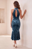 Robe de cocktail midi bleu lac en velours, coupe sirène, à encolure tour de cou et trou de serrure