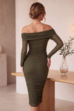 Robe de cocktail midi olive moulante, à épaules dénudées et froncée