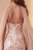 Robe de cocktail midi ivoire coupe fourreau, à paillettes, col carré, fines bretelles et détails floraux
