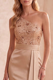 Robe de cérémonie longue champagne, coupe sirène, à paillettes, à une épaule