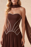 Robe de cérémonie longue café, avec corset, à encolure coeur et strass